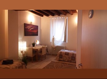 Roomgo IT - B&Bin the CENTRE FOR SHORT PERIOD IN  BED AND BREAKFAST ( 45 Euro/giorno), Bologna - 100 € al mese