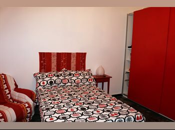 Roomgo IT - Affitto 1 ampia stanza luminosa e tranquilla, Genova - 350 € al mese