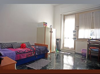 Roomgo IT - Affitto camera singola a studentessa , Genova - 400 € al mese