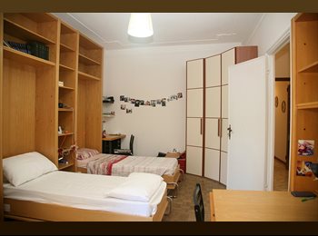 Roomgo IT - Affitto camera doppia a studentesse, Genova - 220 € al mese