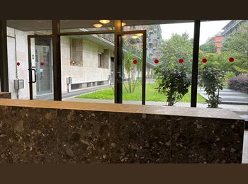 Roomgo IT - STANZA  LUMINOSA E AMMOBILIATA - FAMAGOSTA, Navigli - Ticinese - Pta Genova - Lorenteggio - 600 € al mese