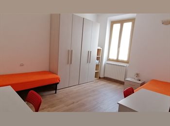 Roomgo IT - Due posti letto in STANZA DOPPIA, Firenze - 400 € al mese