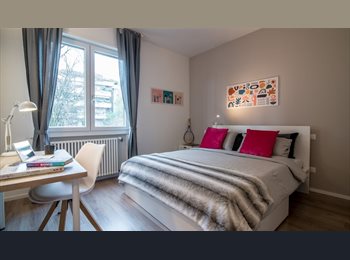 Roomgo IT - **LARGE PRIVATE ROOM WITH KING SIZE BED, EN-SUITE BATHROOM and AIR CONDITIONING in roo, Padova - 620 € al mese