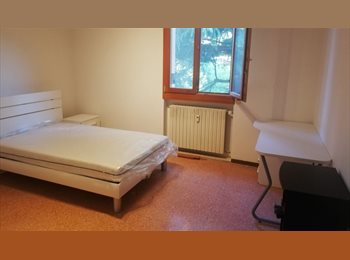 Roomgo IT - MATRIMONIALE AD USO SINGOLA IN APPARTAMENTO APPENA RISTRUTTURATO, Casalecchio di Reno - 600 € al mese