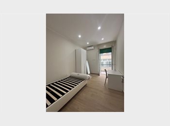 Roomgo IT - Camere in elegante appartamento interamente ristrutturato, Napoli - 575 € al mese