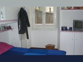 Roomgo IT - Affitasi camera singola, Centrale - Loreto - 600 € al mese