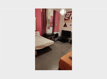 Roomgo IT - Camera ampia luminosa ben arredata molto tranquilla a 8 minuti a piedi dalla metro a Cornelia e Batt, Aurelio-Boccea - 600 € al mese