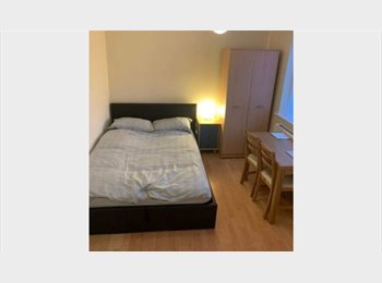Roomgo IT - Singola, Scandicci - 650 € al mese