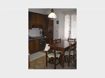 Roomgo IT - Affittasi stanza singola arredata zona Torregalli, Scandicci - 320 € al mese