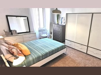 Roomgo IT - Ampio, ristrutturato, collegato, Marconi-Ostiense - 600 € al mese