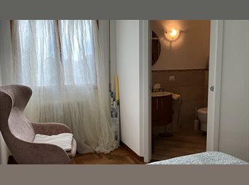 Roomgo IT - Camera con bagno privato in zona tranquilla, a 15' a piedi dal centro, Pistoia - 500 € al mese