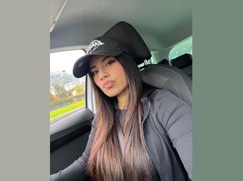 Roomgo IT - Jennifer - 24 - Cermenate