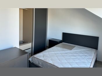 Appartager LU - Joli duplex en plein coeur de Dudelange, salle de bains privée, Wifi dans un appartement à deux cham, Esch-sur-Alzette - 1.100 € / Mois