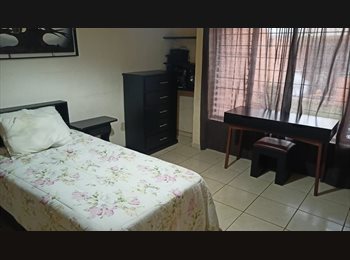 Roomgo MX - rento habitaciones independientes con baño propio, o un par de habitaciones que comparten 1 baño, Zapopan - MX$6,500 por mes