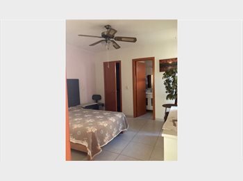 Roomgo MX - Habitación   6000 mil   Con  baño privado amplio,  limpio, buena ventilación,  agradable, Zapopan - MX$6,000 por mes