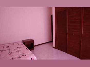 Roomgo MX - Cuartos en Renta en la Colonia Arboledas, Querétaro (SOLO MUJERES), Querétaro - MX$3,200 por mes