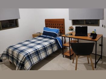 Roomgo MX - Renta habitaciones amuebladas con baño privado., Mérida - MX$8,000 por mes