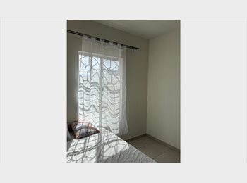 Roomgo MX - Habitación Estudiantes / Damas a una cuadra HEB del Mirador, El Marqués - MX$5,000 por mes