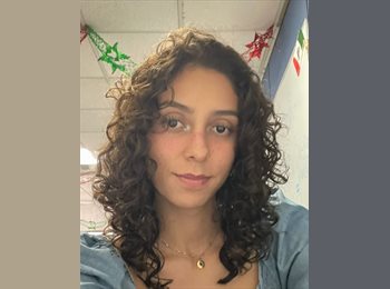 Roomgo MX - Carla Carrasco  - 21 - Querétaro