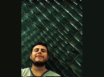 Roomgo MX - Jonathan Isidro Chacha  - 24 - Guadalajara