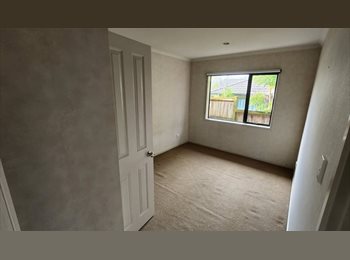 Roomgo NZ - Double Room + Study in Flat Bush, Auckland - $220 pw