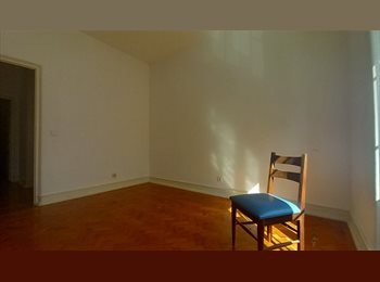 Roomgo PT - Quarto grande em Campo de Ourique, Lisboa - 550 € Por mês