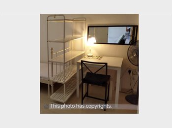 Roomgo SG - Room for Rent at Jalan Batu. Mountbatten MRT, Mountbatten - $1,000 pm