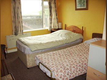 Roomgo UK - Paignton double room. Also ideal for Totnes & S Devon collegege, Paignton - £477 pcm
