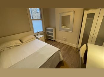 Roomgo UK - Double room in Surrey Quays available 1st December, Deptford - £875 pcm