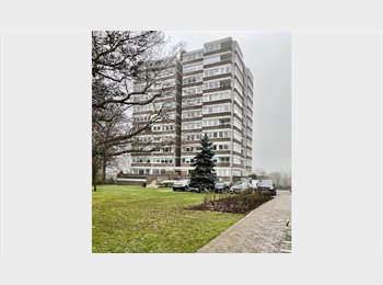 Roomgo UK - Luxury Portered Balcony Flat, Wimbledon - £2,200 pcm