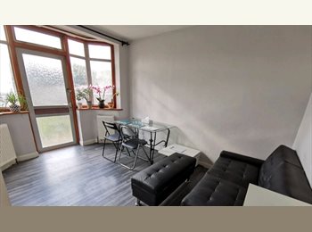 Roomgo UK - Large Double Room walking distance to Hayes Station, Hayes - £800 pcm