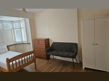 Roomgo UK - Double Room to Rent in New Malden - Available Now, Old Malden - £750 pcm