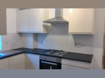 Roomgo UK - Spacious 2 double bedroom ground floor apartment with allocated residence parking to let in Surbiton, Tolworth - £1,800 pcm