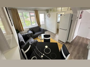 Roomgo UK - Room Available Edgware, Burnt Oak - £650 pcm
