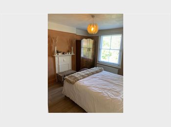 Roomgo UK - Double Room & Private Bathroom in Beautiful Blackheath - bills included, Blackheath - £1,200 pcm