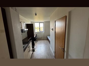 Roomgo UK - Studio/room in Ealing Broadway, Ealing - £1,100 pcm