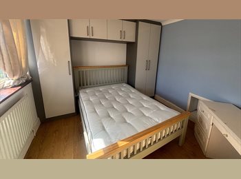 Roomgo UK - Double room to let, Heston - £850 pcm
