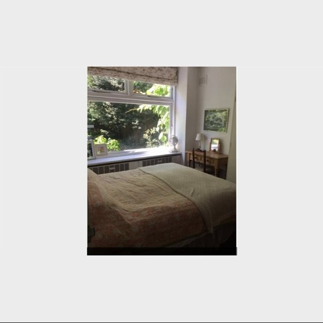 Room to rent in Fleur Gates, Wandsworth - Bedroom with own bathroom in Putney/Southfields