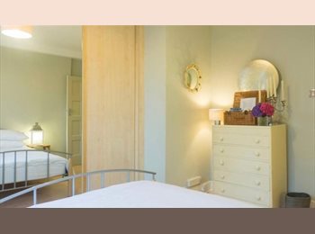 Roomgo UK - DOUBLE BEDROOM AVAILABLE, South Hackney - £990 pcm