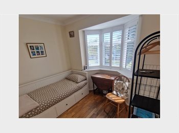 Roomgo UK - Single room for rent in desirable part of Hangleton, West Blatchington - £715 pcm