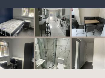 Roomgo UK - Early bird discount available for double bed en suite room immediately available on Sir Henry Parkes, Canley - £640 pcm