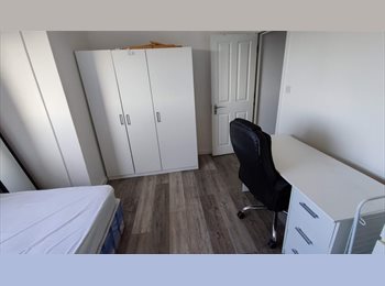 Roomgo UK - Aircon, TV, 10 min to Arsenal, water softener, Finsbury Park - £850 pcm