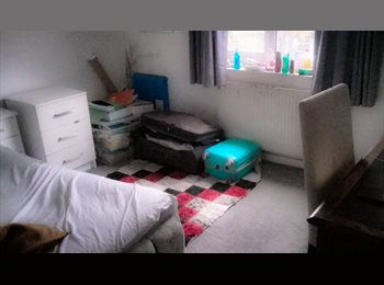 Roomgo UK - Double room available in Friendly house, New Hinksey - £725 pcm