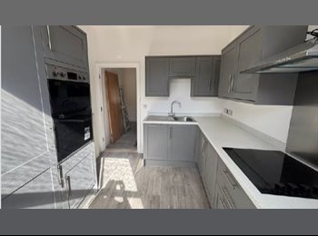 Roomgo UK - Furnished Double Room, GU7 – all bills included, Godalming - £900 pcm