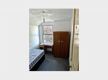 Roomgo UK - Room for rent, Plasnewydd - £450 pcm