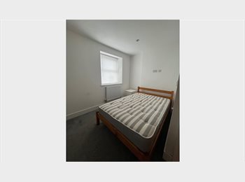 Roomgo UK -  Bright Double Room – High Street, Paulton (BS39 7NW) , Bath - £550 pcm