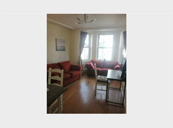 Roomgo UK - Really cozy and quiet room close to Regents Park!, Chalk Farm - £880 pcm