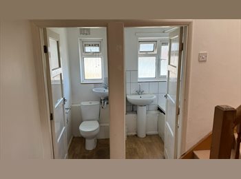 Roomgo UK - Double rooms in fully furnished flat ALL bills INCLUDED £750-800 PCM, Headington AVALIABLE NOW, Marston - £800 pcm