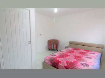 Roomgo UK - En-Suite Room to Rent, Hainault - £800 pcm