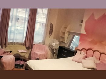 Roomgo UK - Large room available, Clapham - £900 pcm